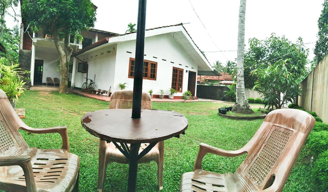 Sanithu Homestay And Villa Galle Bagian luar foto