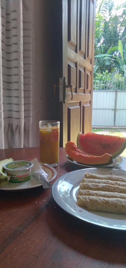 Sanithu Homestay And Villa Galle Bagian luar foto