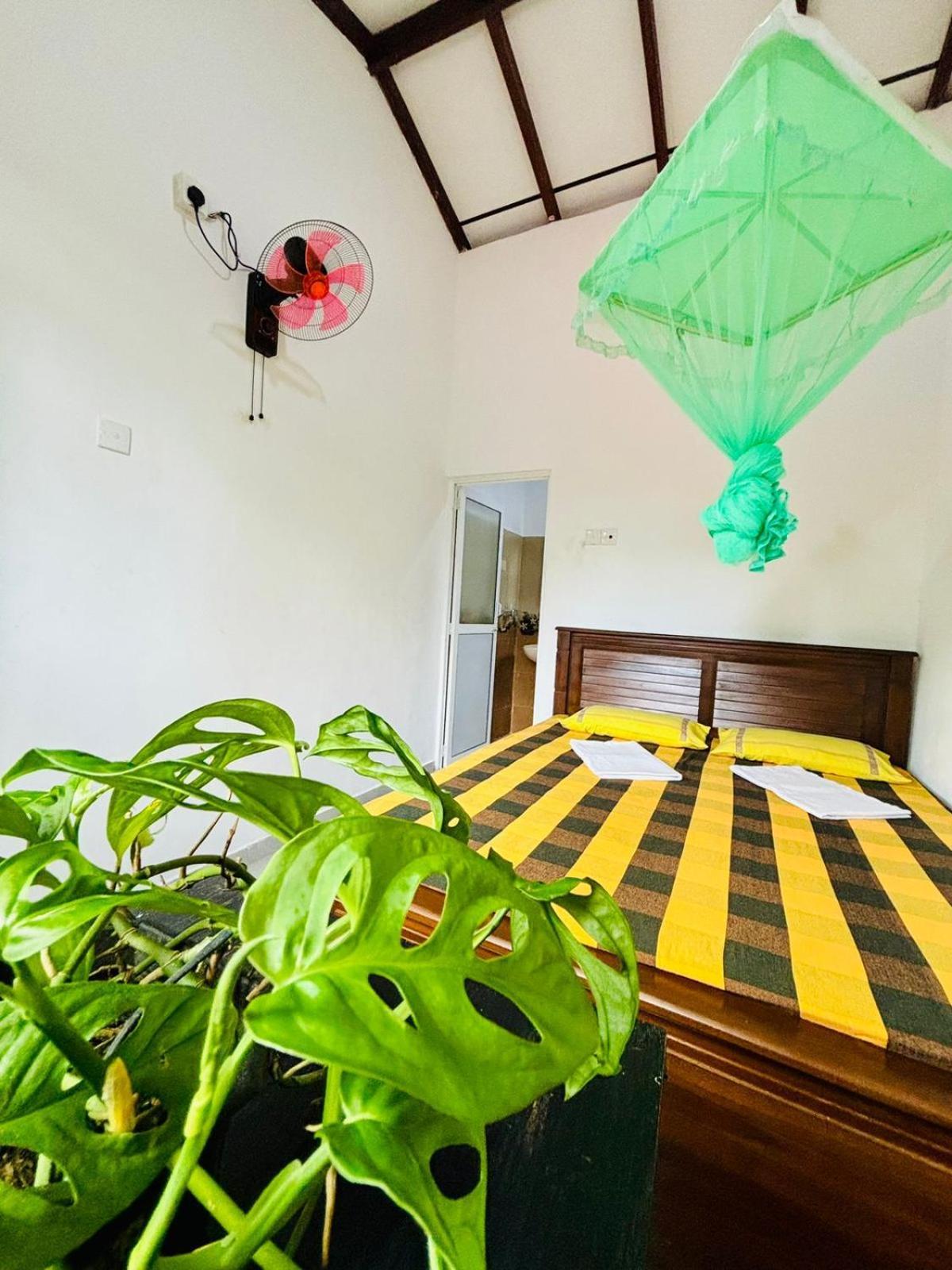 Sanithu Homestay And Villa Galle Bagian luar foto