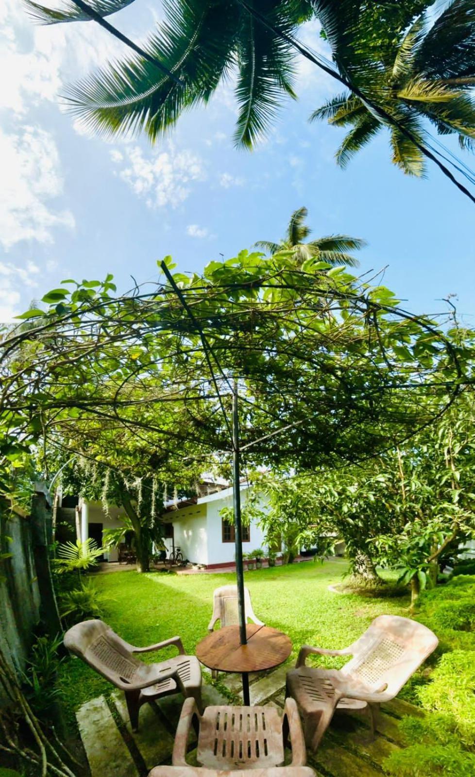 Sanithu Homestay And Villa Galle Bagian luar foto