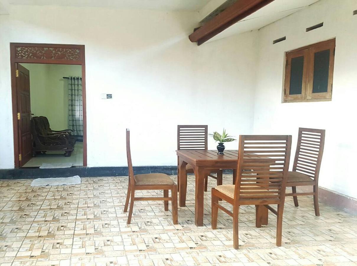 Sanithu Homestay And Villa Galle Bagian luar foto