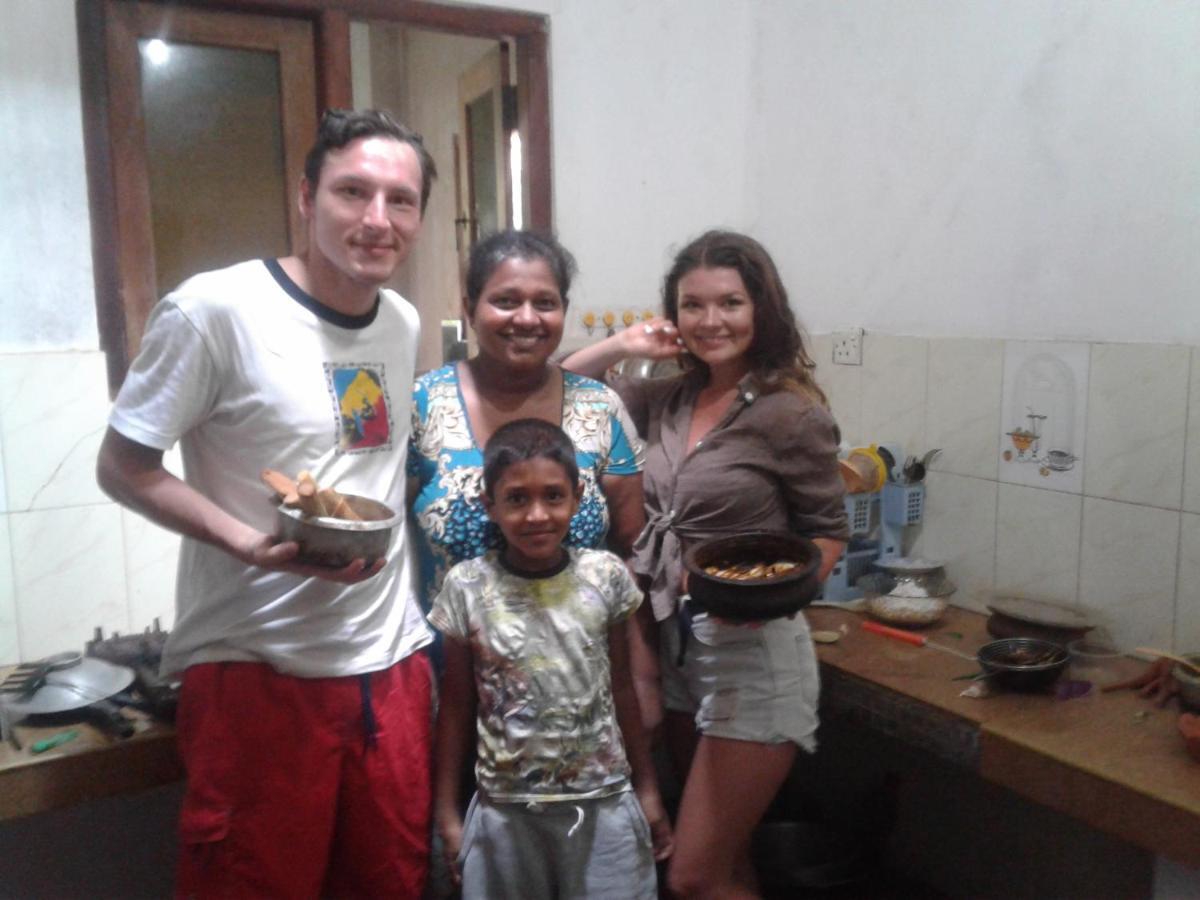 Sanithu Homestay And Villa Galle Bagian luar foto